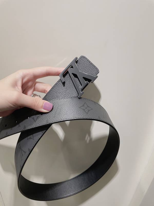 Louis Vuitton 40MM Belt LVB00374